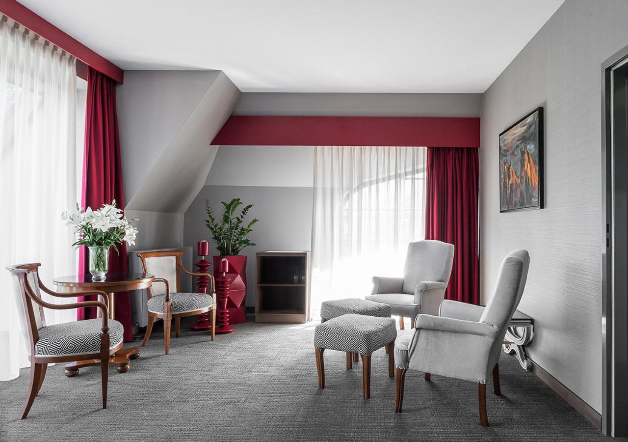 Nosalowy Park Hotel & Spa Zakopane Esterno foto A suite at the Hotel de l'Europe